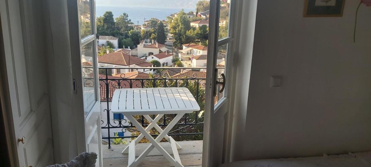 Tsitsinakis Traditional House Hydra  Buitenkant foto